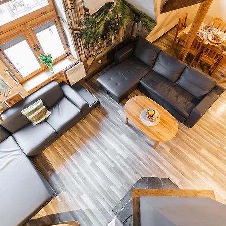 克鲁帕吉24号公寓 *