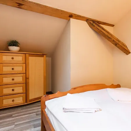 克鲁帕吉24号公寓